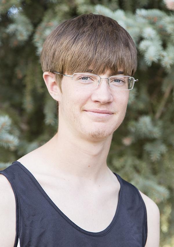 photo of cross country student Duncan Makin